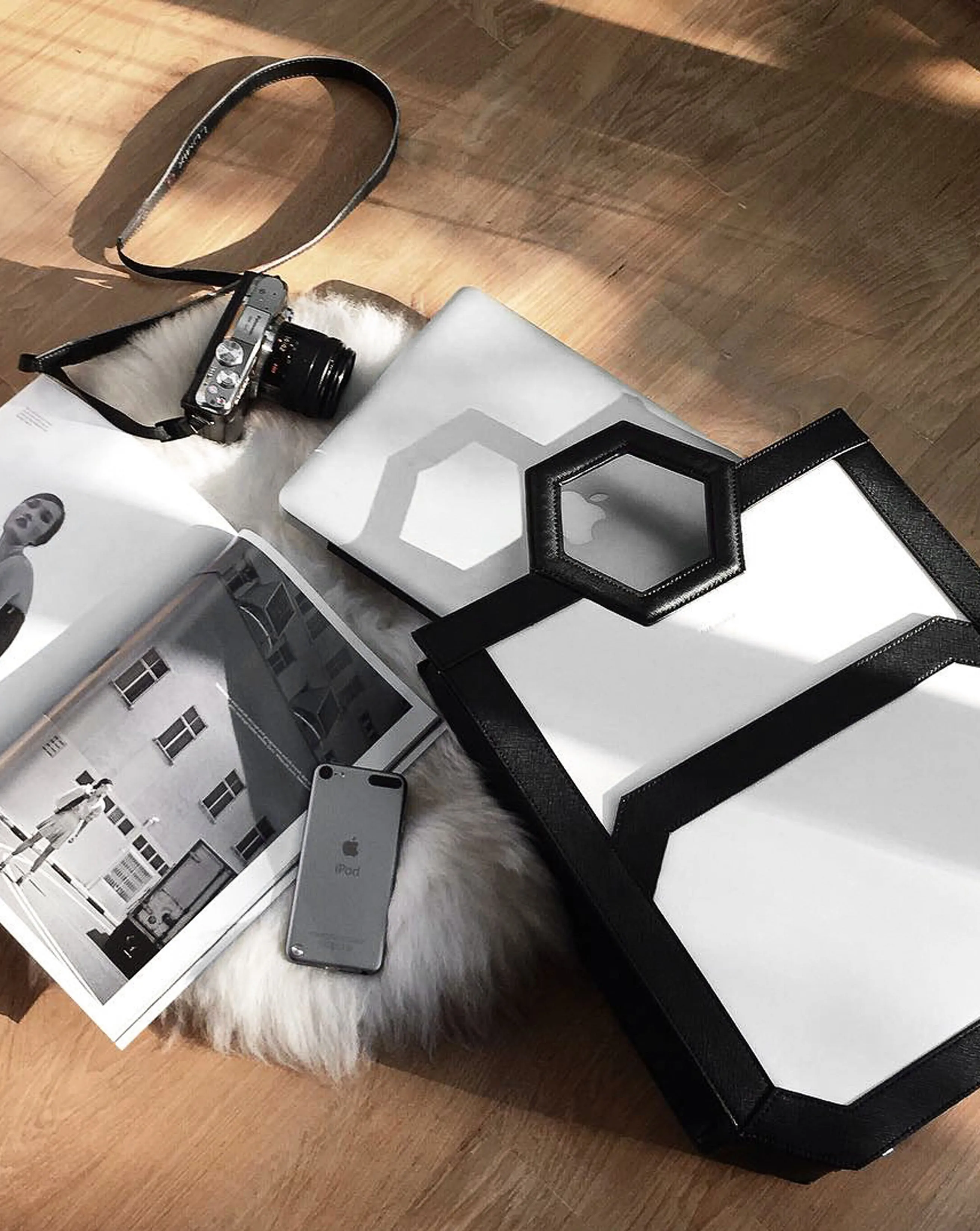 AVA Tote in Jet White