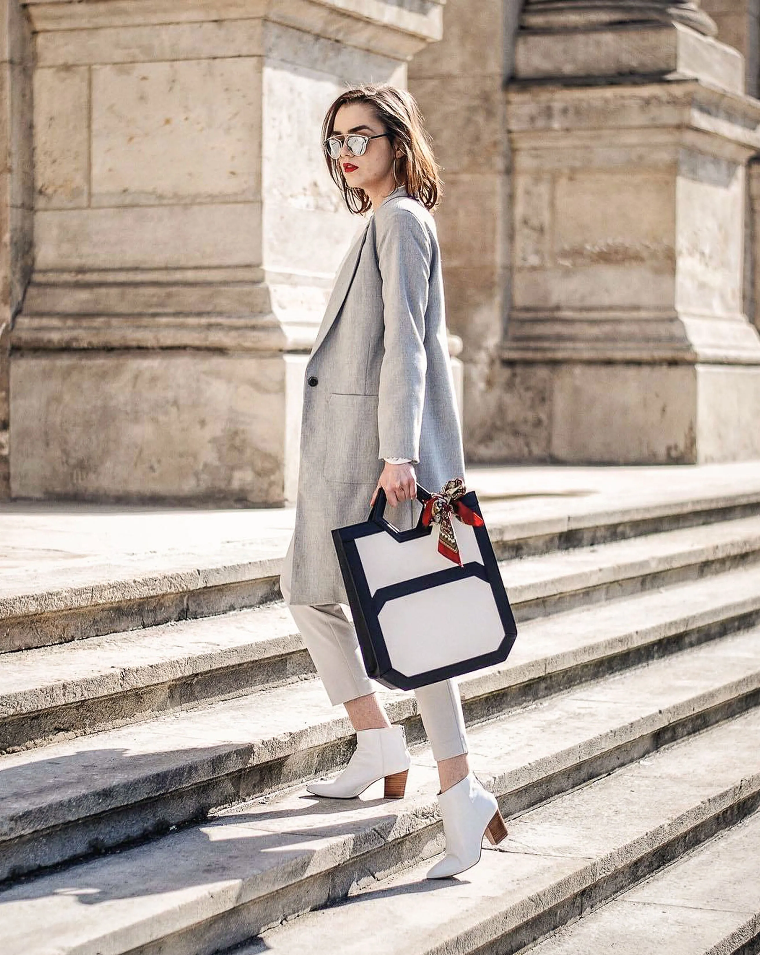 AVA Tote in Jet White