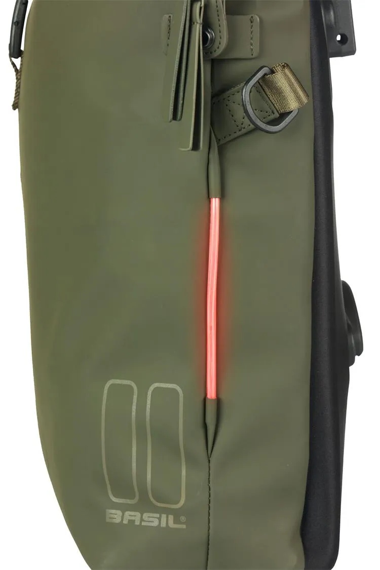 Basil - Soho MIK Studs Bicycle Shoulderbag With LED (MIK Studs)