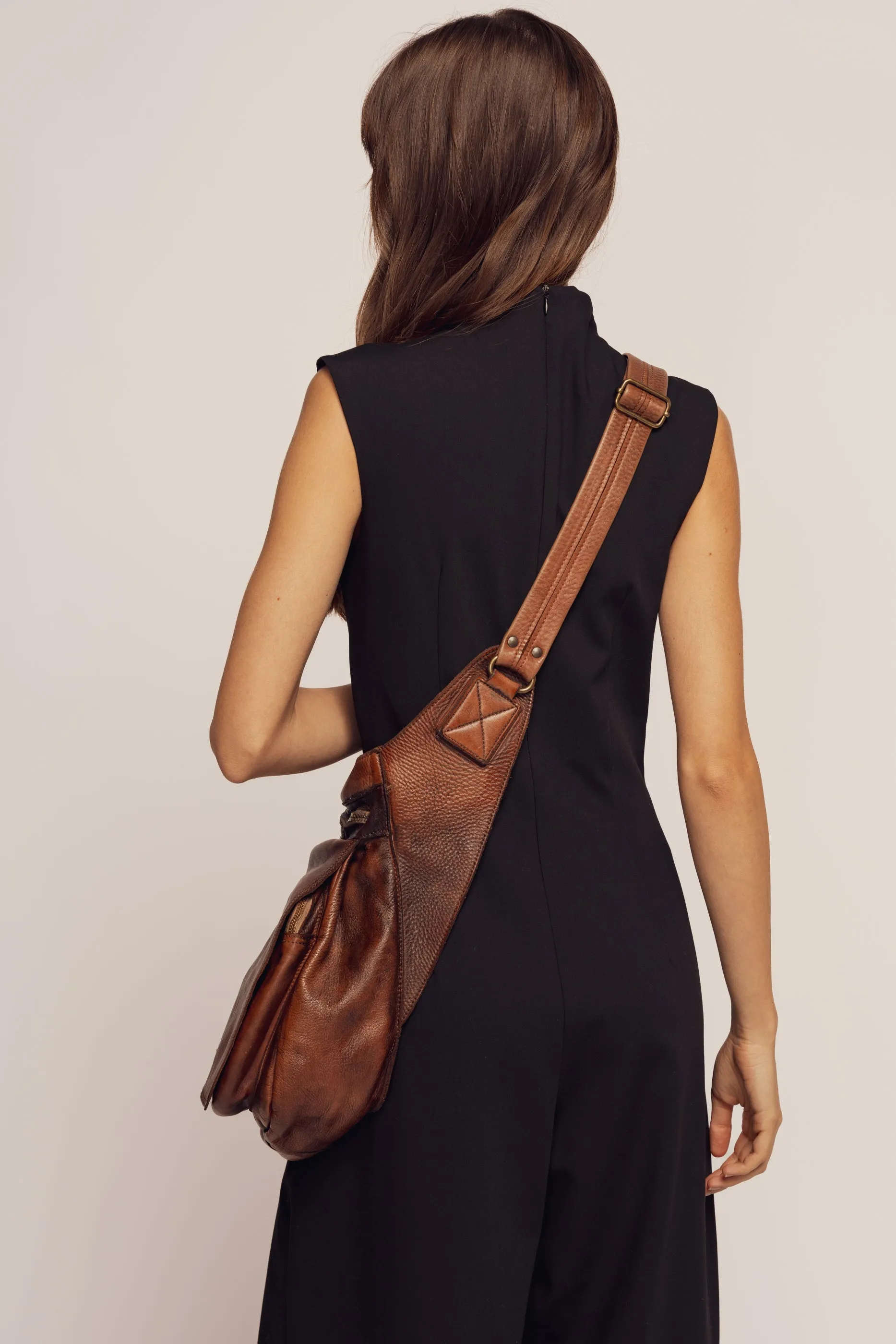 BAYSIDE84 Crossbody Saddle Bag - Cigar Brown - CANADA MEN'S