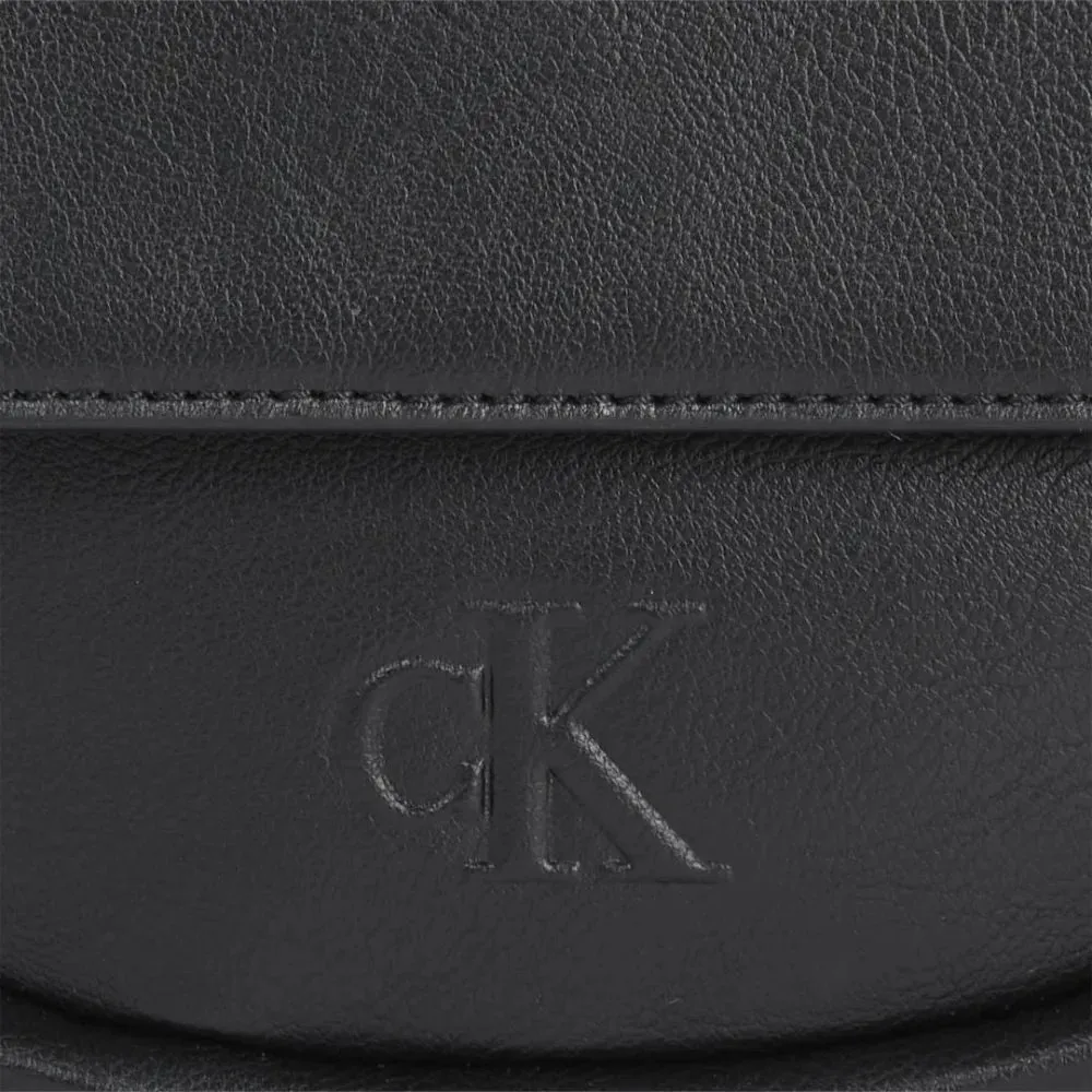 Calvin Klein Jeans Ultralight Saddle22 Pu Crossbody K60K610846-BLK