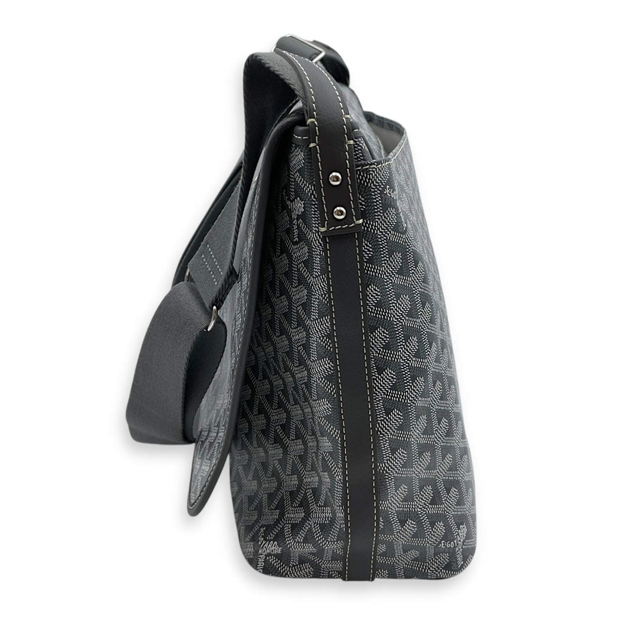 Capetien MM Grey Crossbody Bag in Goyardine canvas, Silver hardware