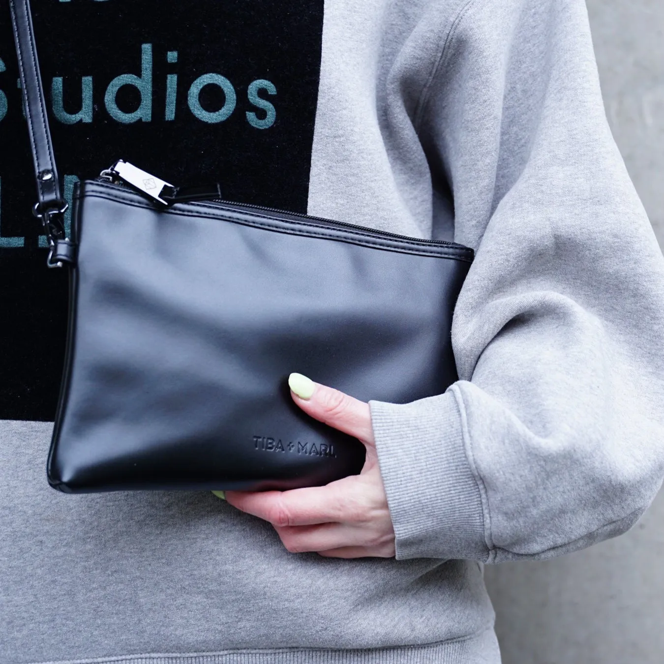 Clutch Cross Body Baby Bag (Black)