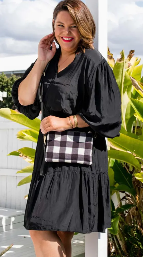 CSC-BLK-100 CAPRI CROSSBODY