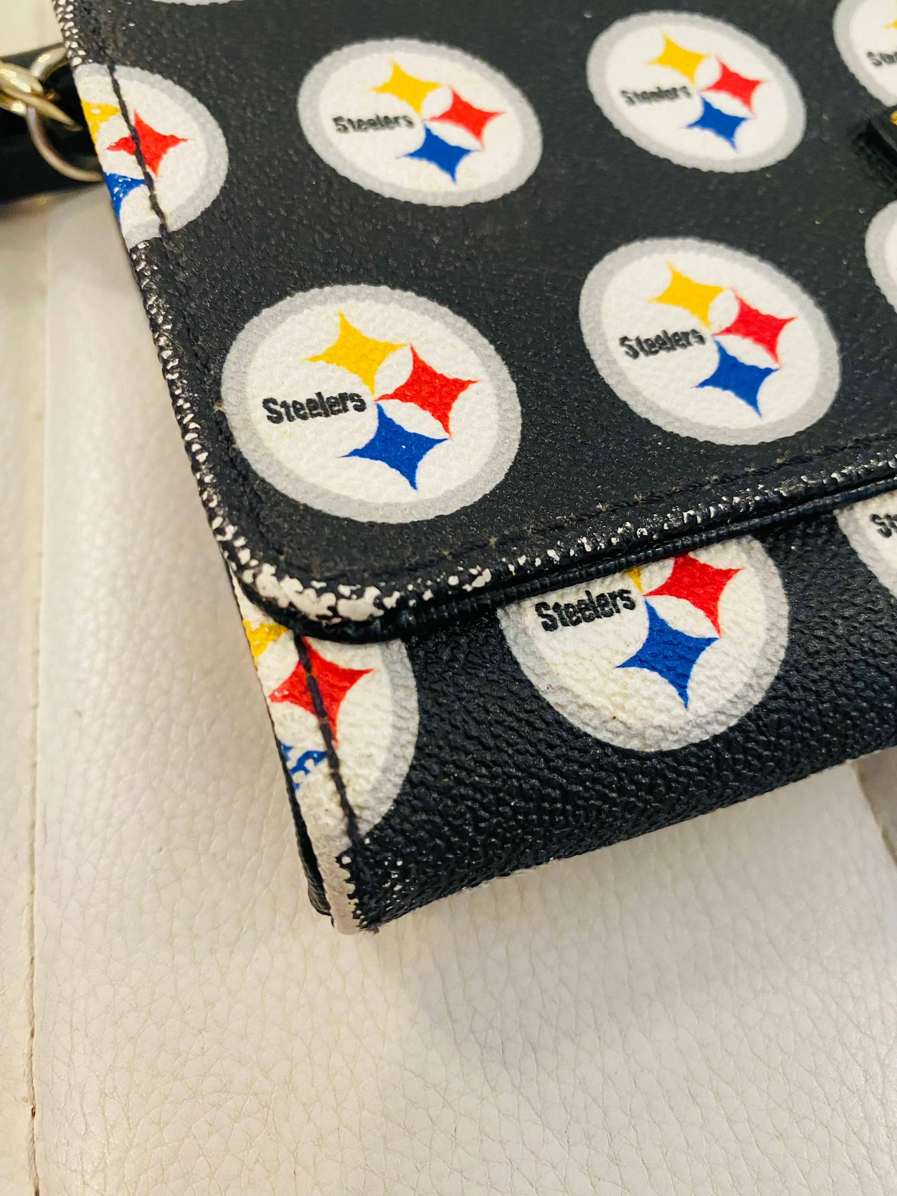 DOONEY AND BOURKE Pittsburgh Steelers Crossbody Wallet