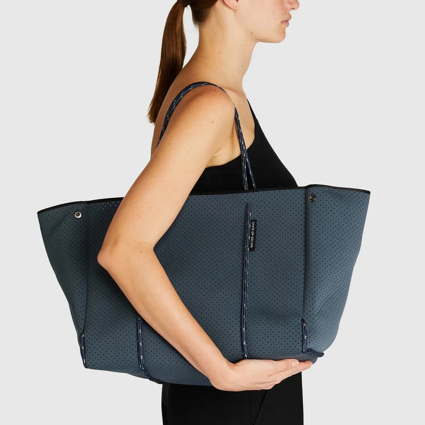 ESCAPE TOTE - PEWTER
