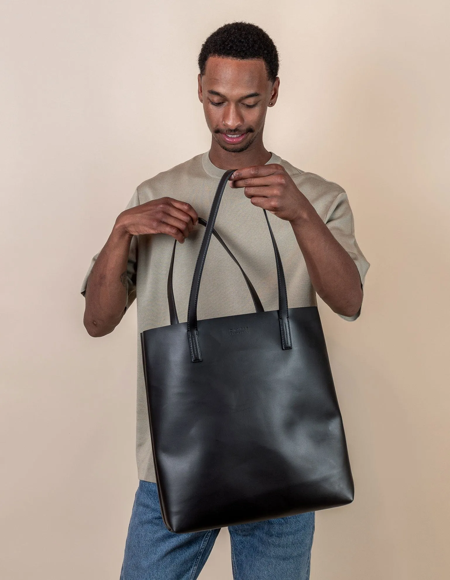 Georgia Unisex Apple Leather Tote Vegan Bag | Black