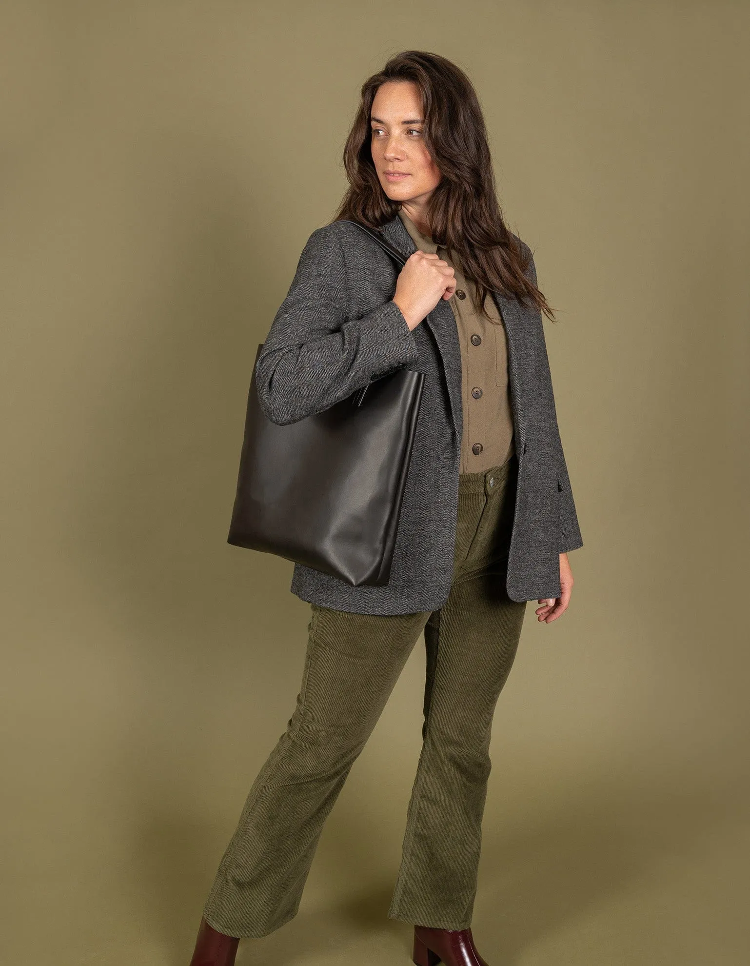 Georgia Unisex Apple Leather Tote Vegan Bag | Black