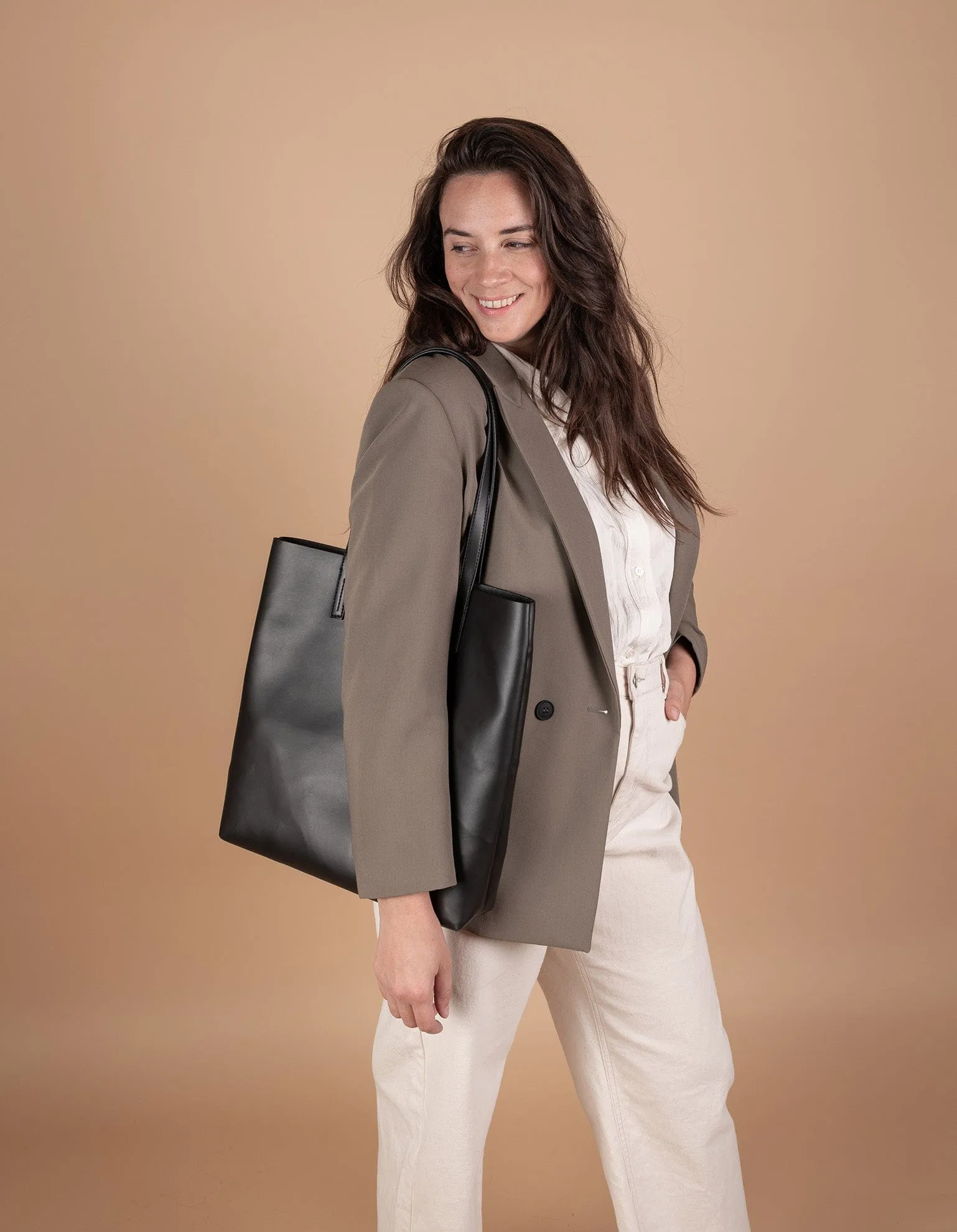 Georgia Unisex Apple Leather Tote Vegan Bag | Black