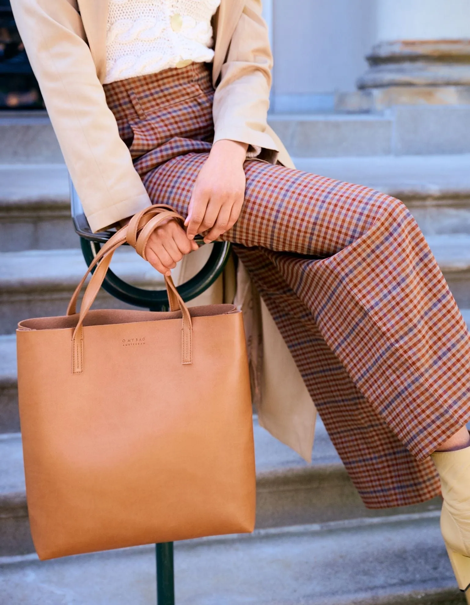 Georgia Unisex Apple Leather Tote Vegan Bag | Brown