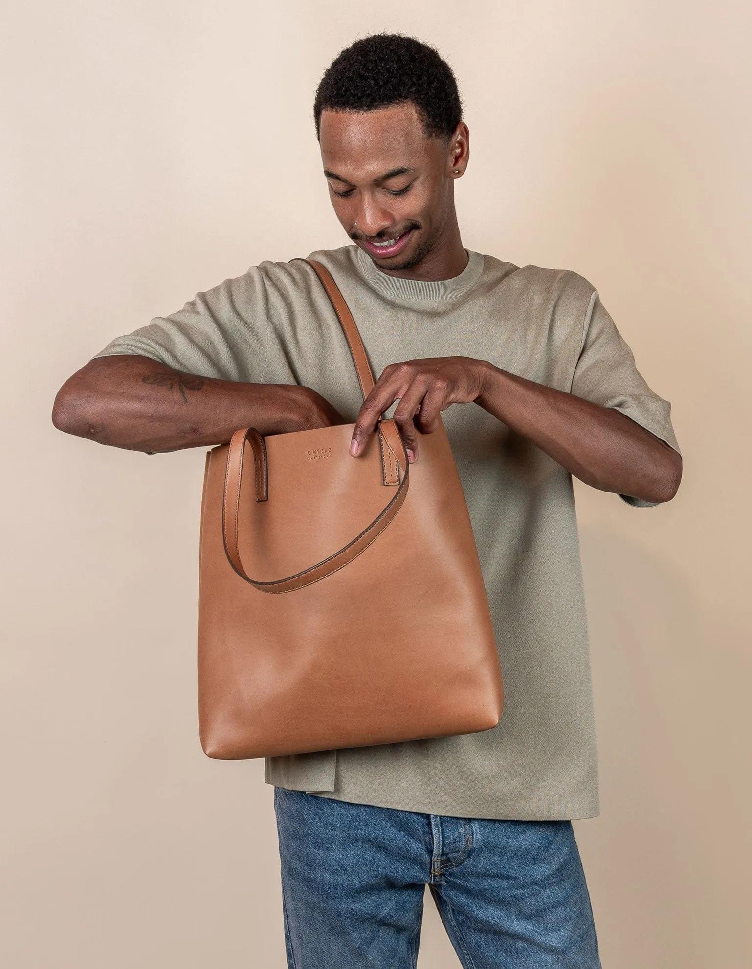 Georgia Unisex Apple Leather Tote Vegan Bag | Brown