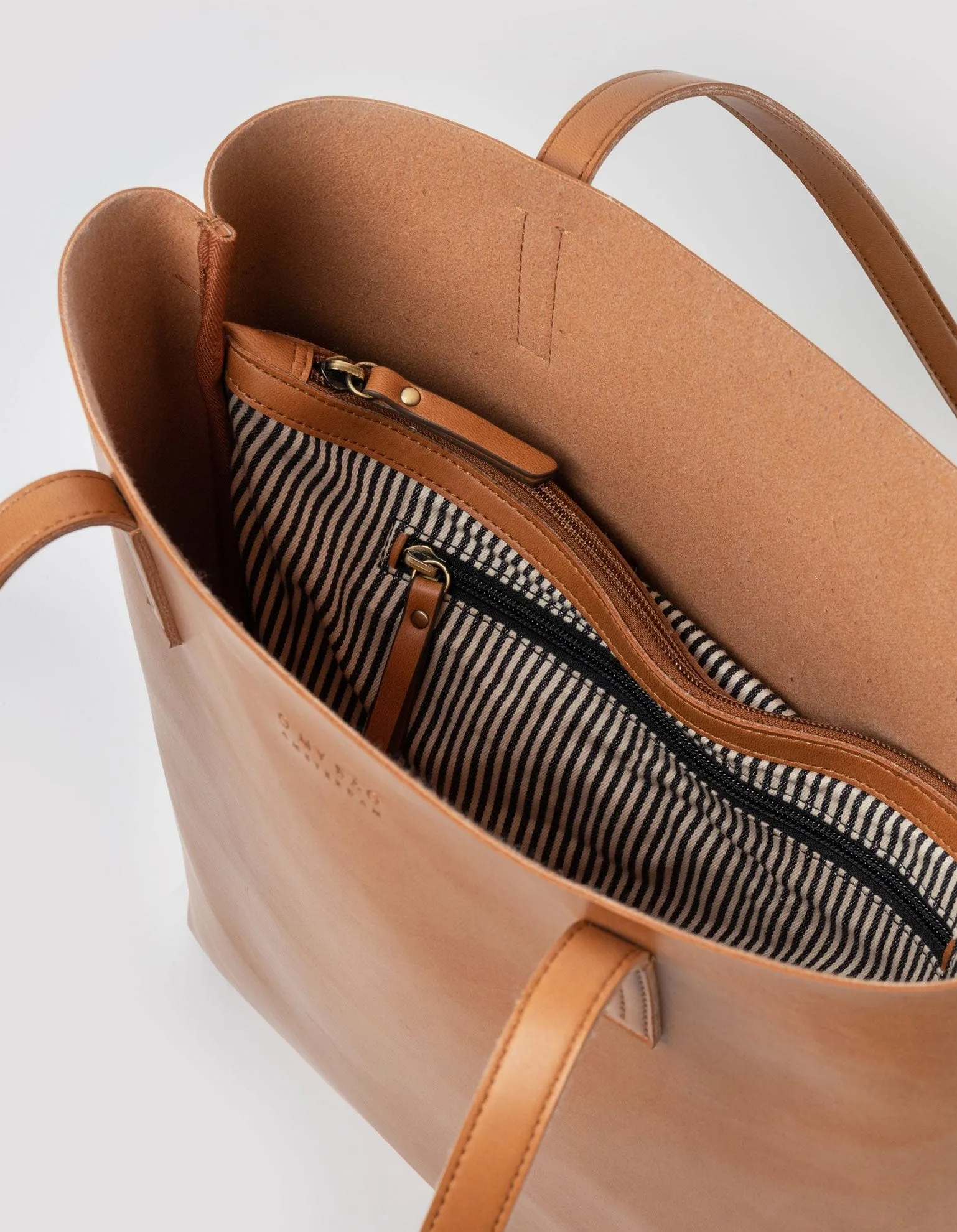 Georgia Unisex Apple Leather Tote Vegan Bag | Brown