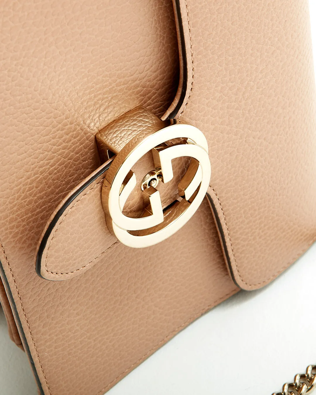 Gucci Beige Pebbled Leather Interlocking GG Chain Crossbody Bag