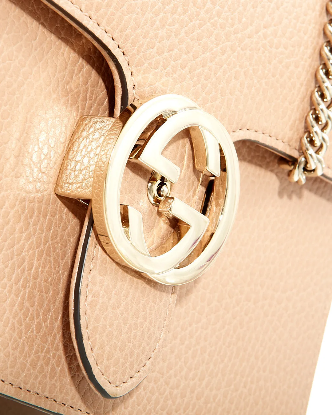 Gucci Beige Pebbled Leather Interlocking GG Chain Crossbody Bag