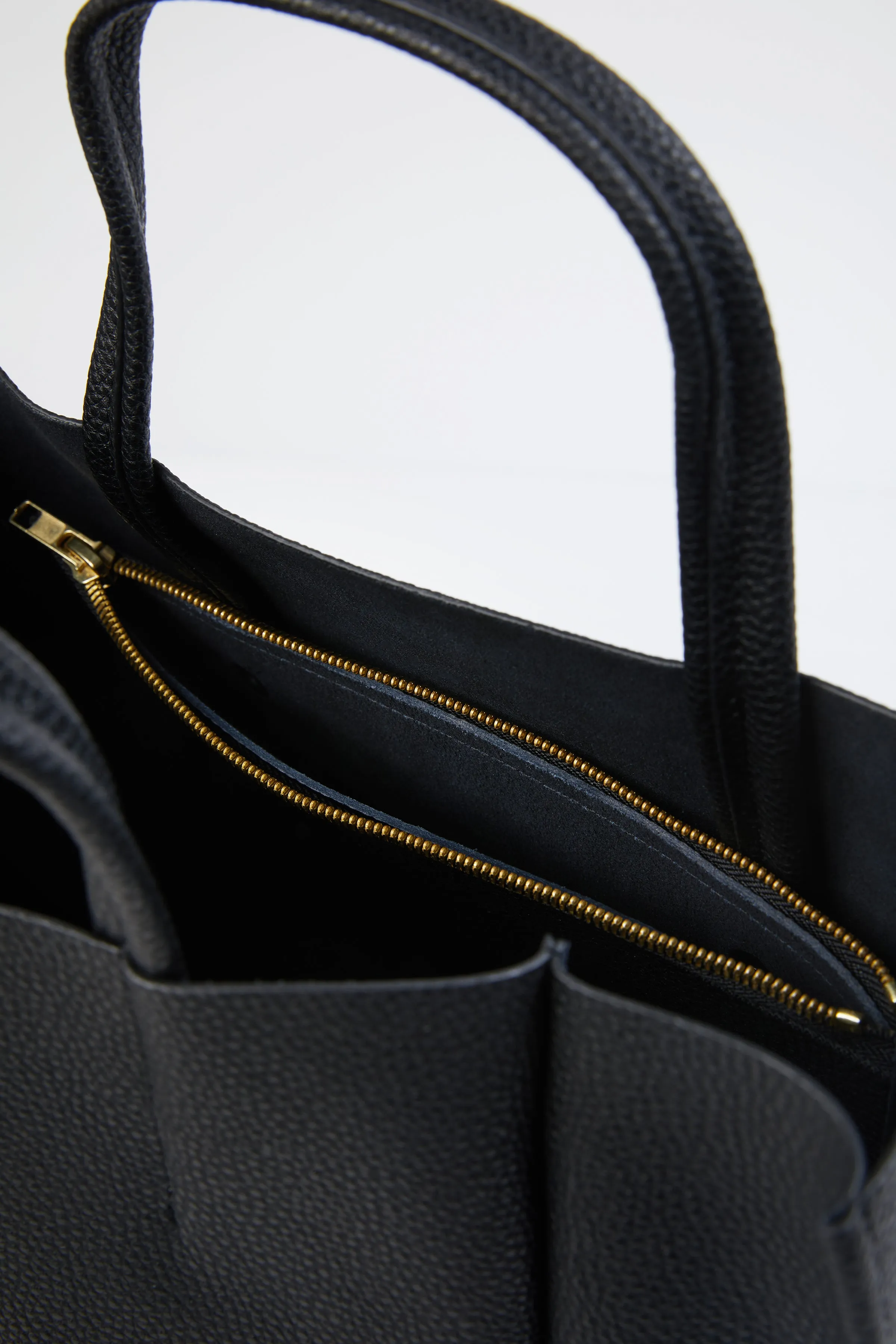 HALF TOTE