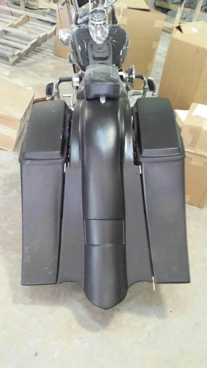 Harley Davidson 6" Heritage Softail Out & Down Extended Saddlebags No Lids   LED Fender No Cutouts