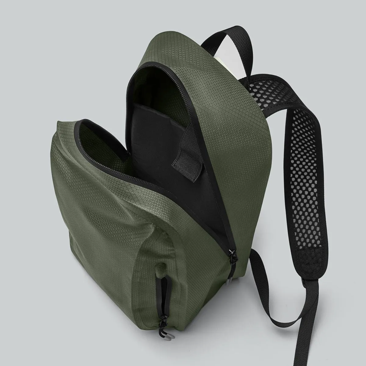 Lightweight DuoSeal Backpack 14