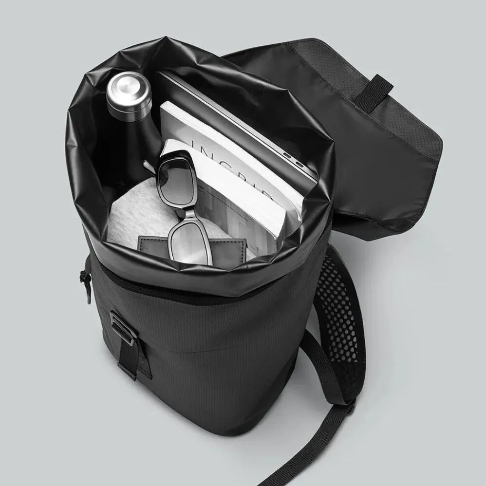 Lightweight DuoSeal Flap Backpack 14