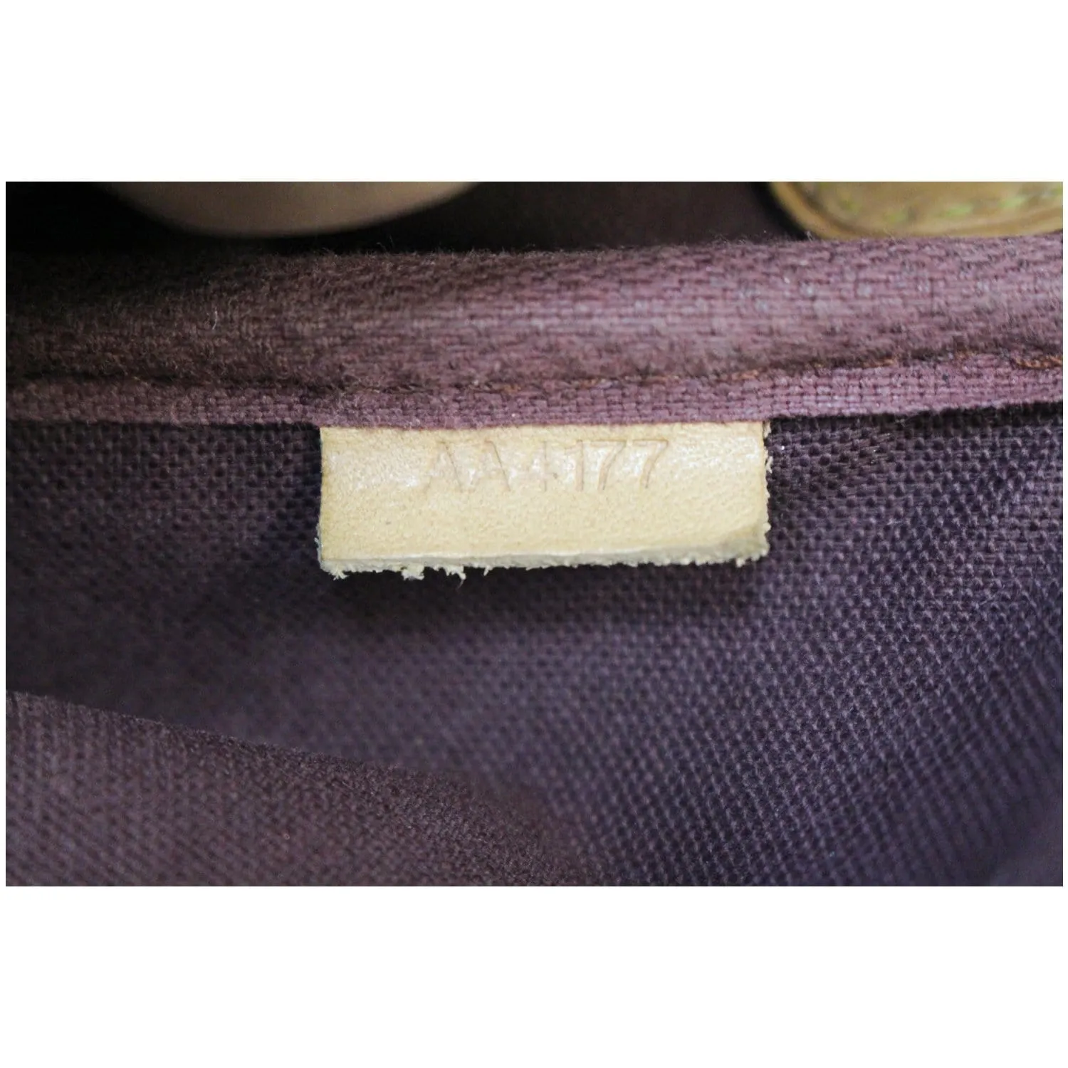 LOUIS VUITTON Favorite MM Monogram Canvas Crossbody Bag Brown