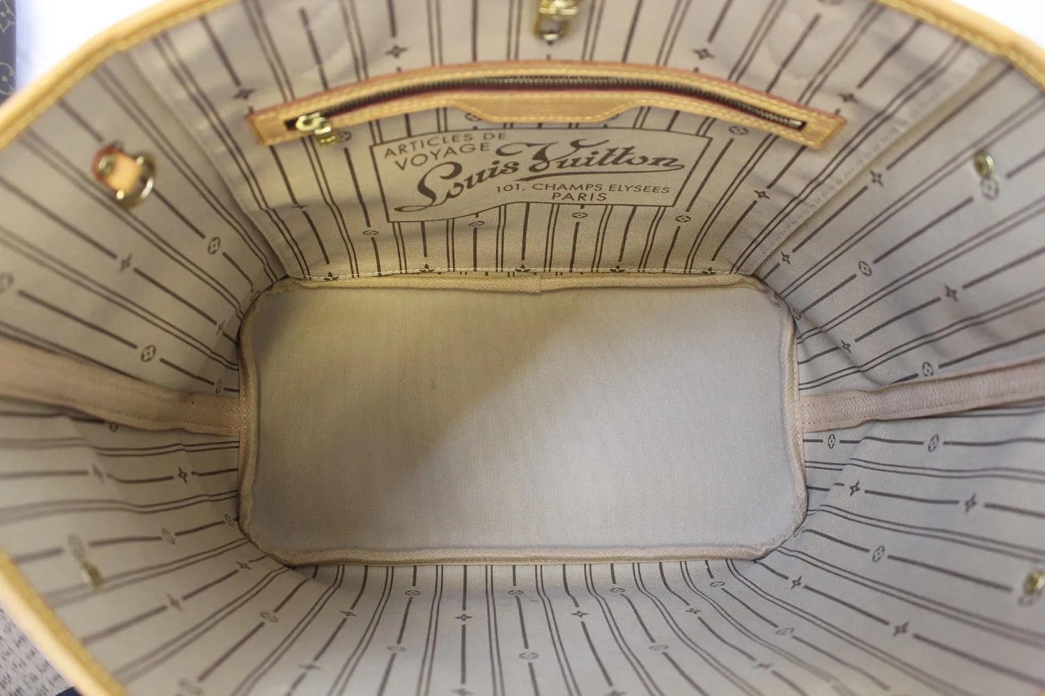 LOUIS VUITTON Monogram Canvas Neverfull MM Tote Bag