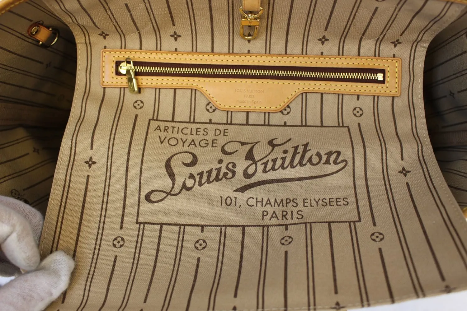 LOUIS VUITTON Monogram Canvas Neverfull MM Tote Bag
