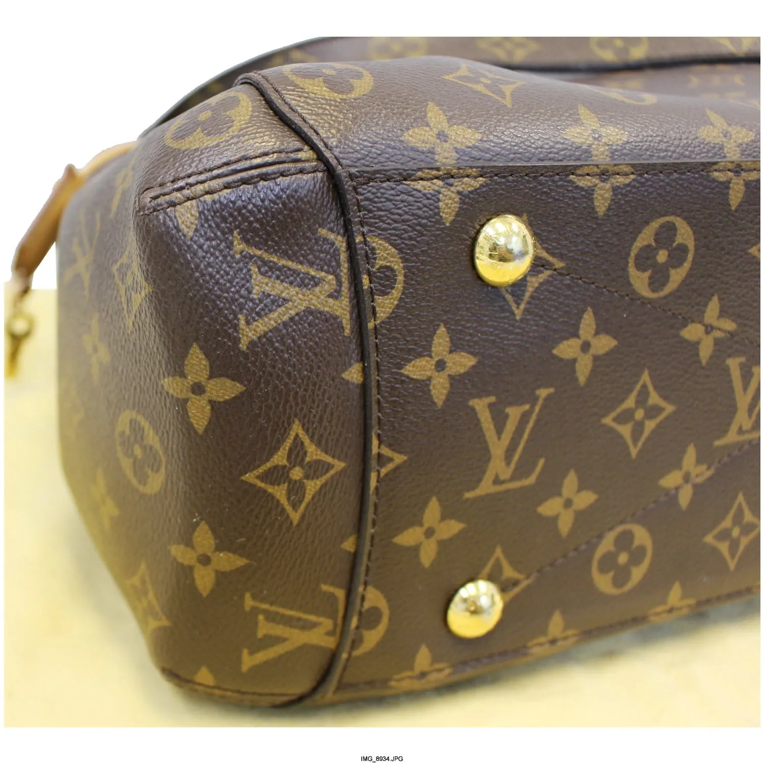 LOUIS VUITTON Montaigne GM Monogram Canvas Shoulder Handbag