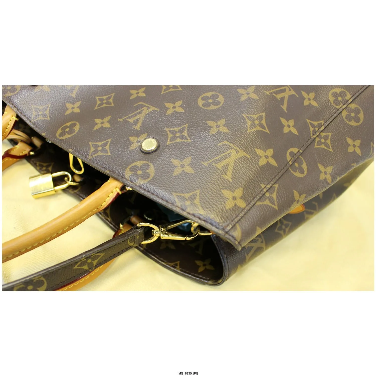 LOUIS VUITTON Montaigne GM Monogram Canvas Shoulder Handbag