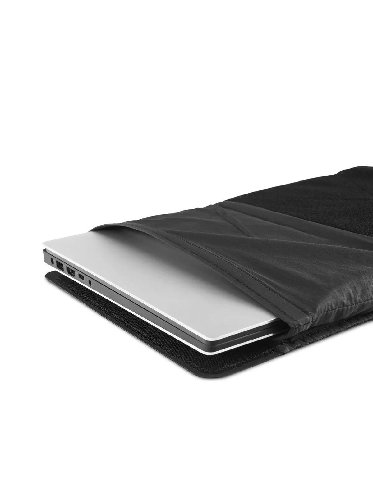 Matador Laptop Base Layer 13 - 16 Inch