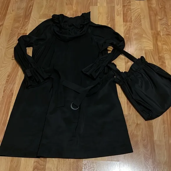 Mycra Pac One knee length lightweight front zip raincoat. Sz 1SM Black w tote
