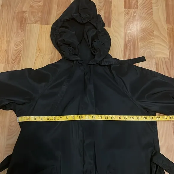Mycra Pac One knee length lightweight front zip raincoat. Sz 1SM Black w tote