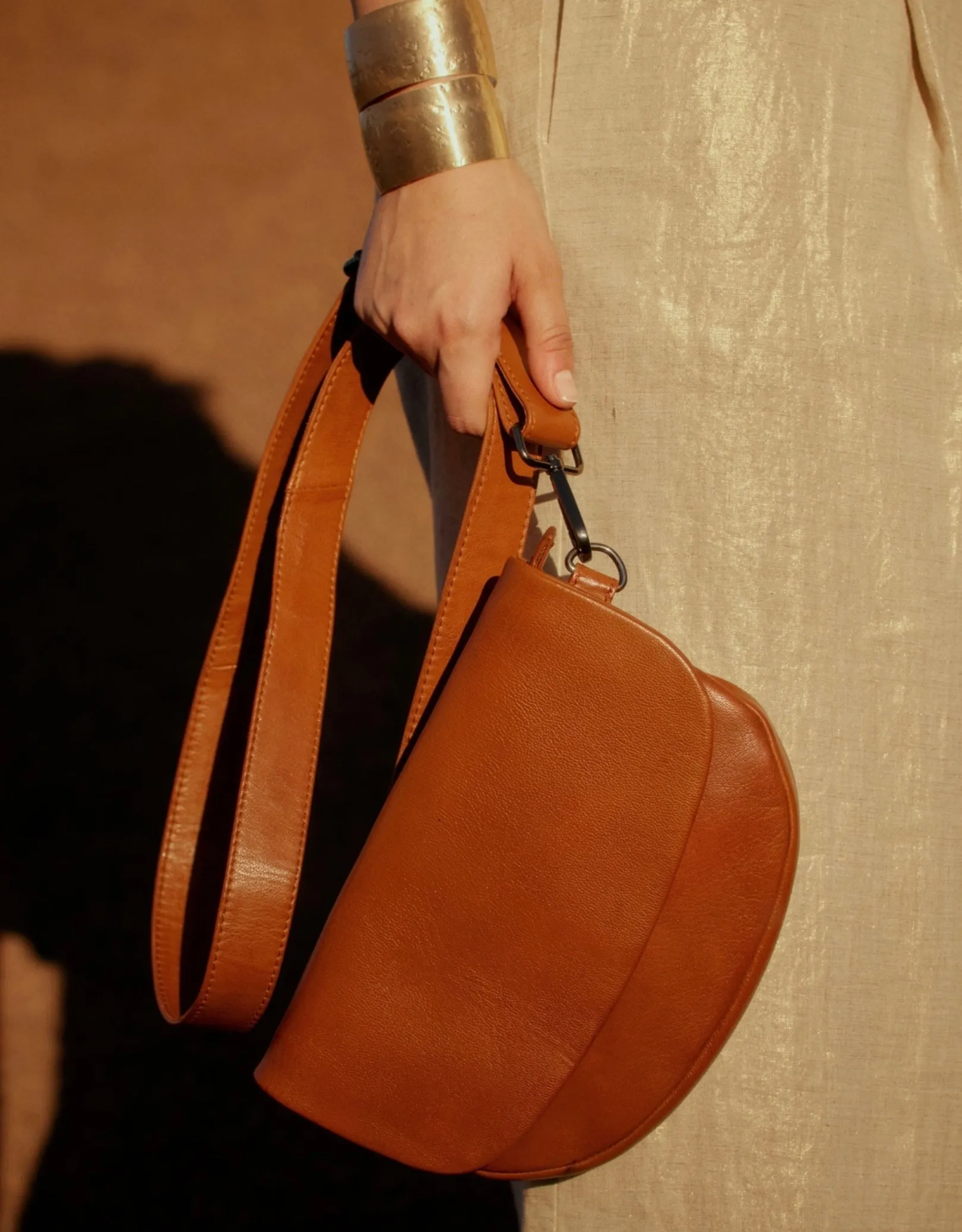 Otta Crossbody Bag - Tan & Black