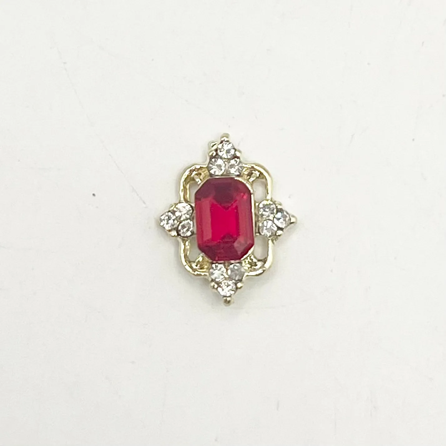 Queen - Nail Charms 10pc - #178 Gold Square Rubies with Arrow Crystals