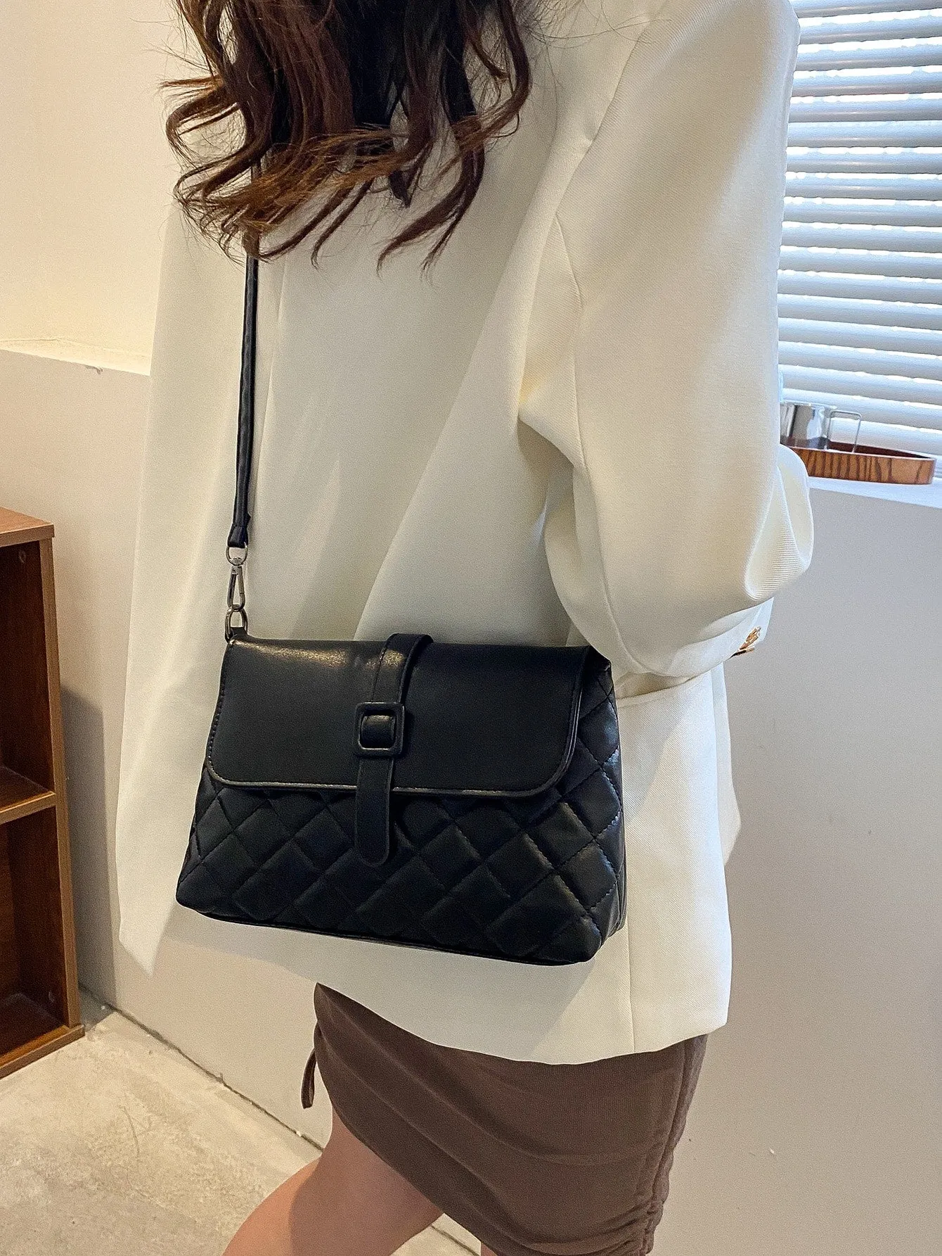Quilted Buckle Decor Crossbody Bag - Black