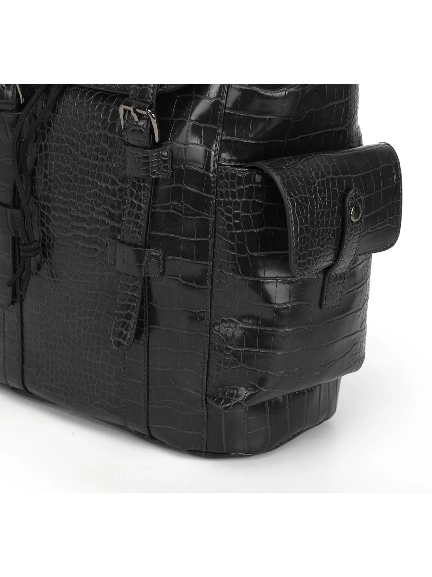 The Cosmopolitan | Black
