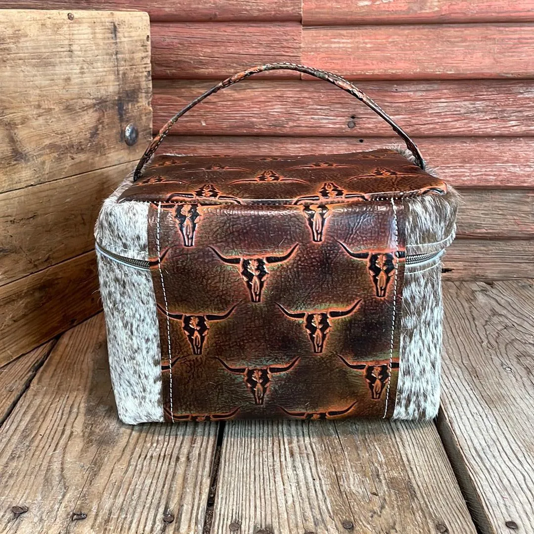 Train Station - Longhorn w/ Fire Skulls