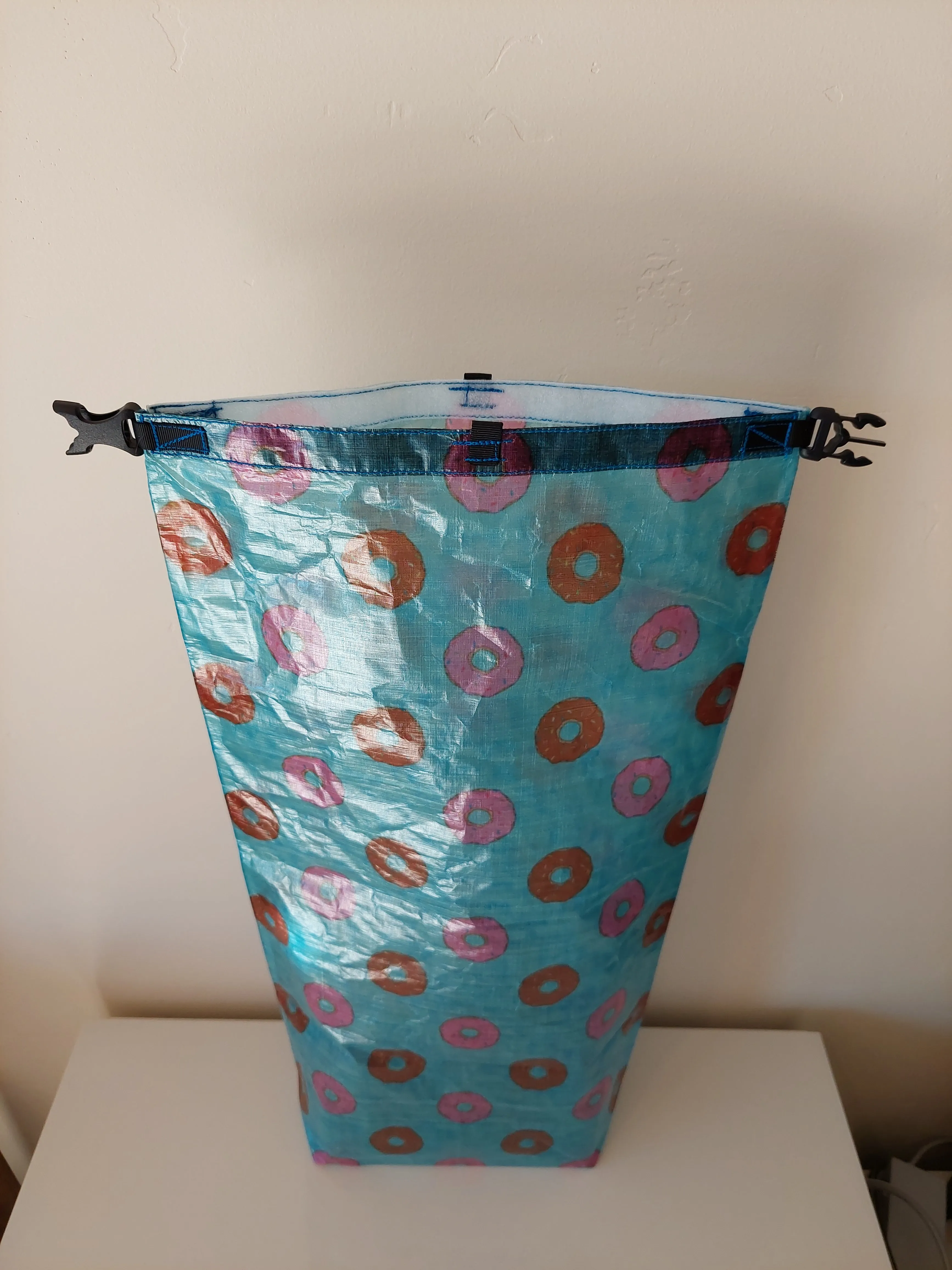 Ultralight Medium Dry Bag - Donut Dyneema