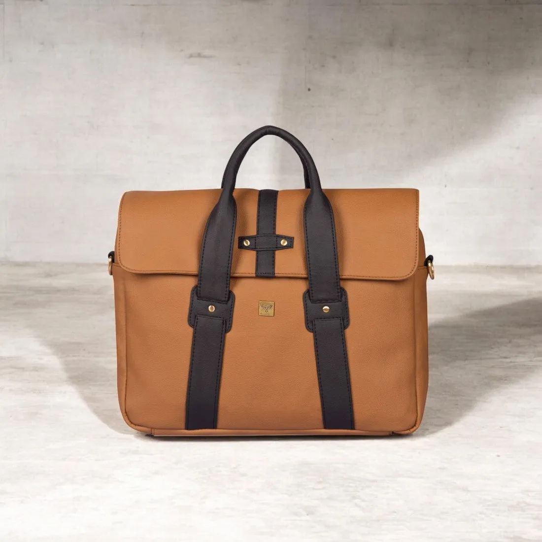 Valor Leather Messenger Bag
