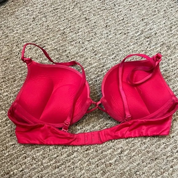 Victoria’s Secret Bombshell Bra