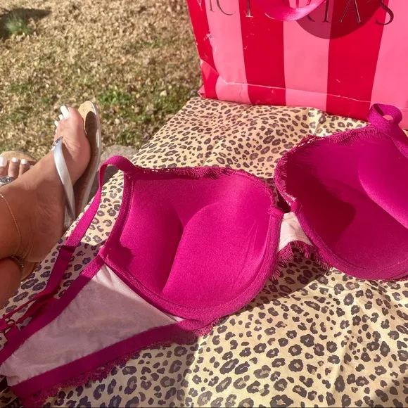 Victoria’s Secret Bombshell Bra