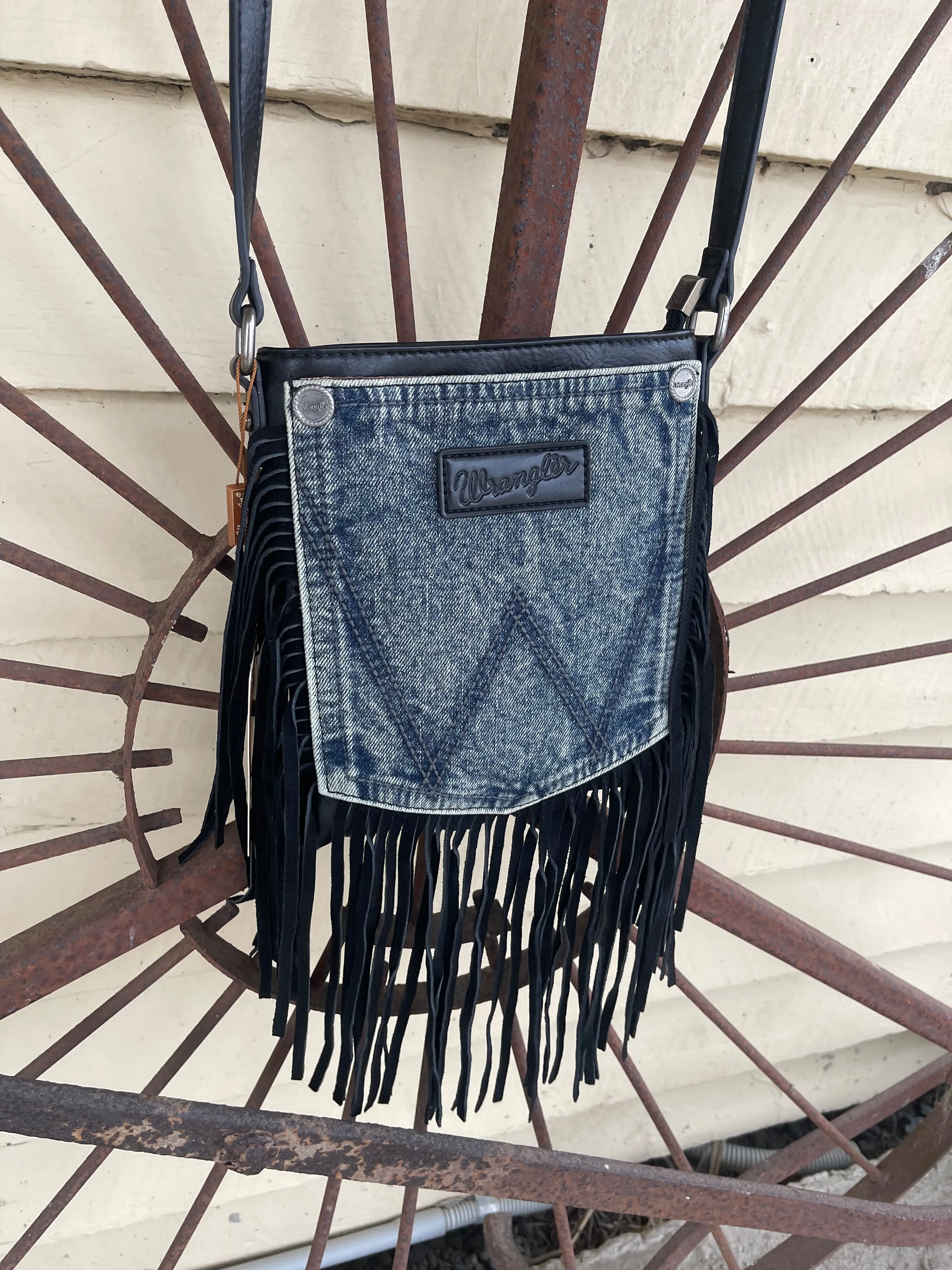 WG44-8360BK Wrangler Crossbody